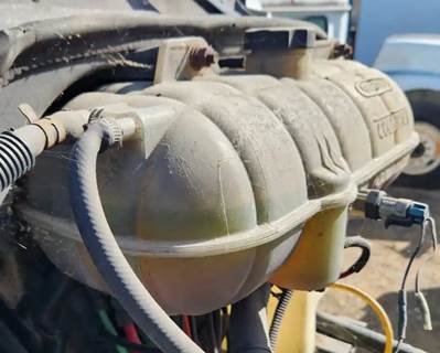 Freightliner Columbia 120 Radiator Overflow Bottle / Surge Tank