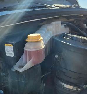 Freightliner M2 106 Radiator Overflow Bottle / Surge Tank