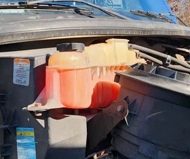 Freightliner M2 106 Radiator Overflow Bottle / Surge Tank