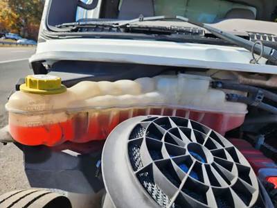 Freightliner M2 106 Radiator Overflow Bottle / Surge Tank