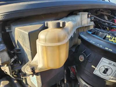 Freightliner M2 106 Radiator Overflow Bottle / Surge Tank