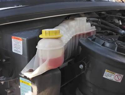 Freightliner M2 106 Radiator Overflow Bottle / Surge Tank