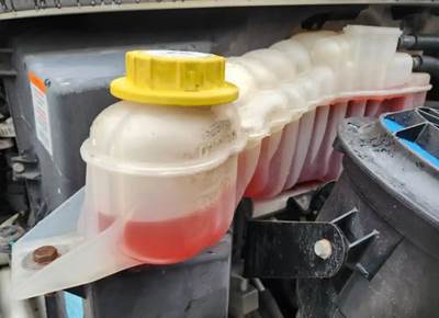 Freightliner M2 106 Radiator Overflow Bottle / Surge Tank