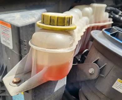 Freightliner M2 106 Radiator Overflow Bottle / Surge Tank