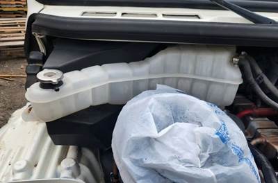 Freightliner M2 106 Radiator Overflow Bottle / Surge Tank