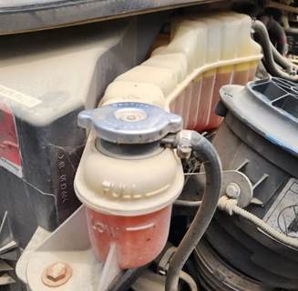 Freightliner M2 106 Radiator Overflow Bottle / Surge Tank