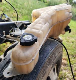 Freightliner M2 106 Radiator Overflow Bottle / Surge Tank