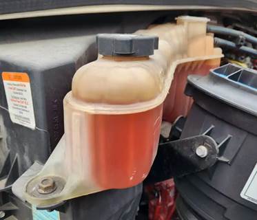 Freightliner M2 106 Radiator Overflow Bottle / Surge Tank