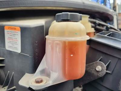 Freightliner M2 106 Radiator Overflow Bottle / Surge Tank