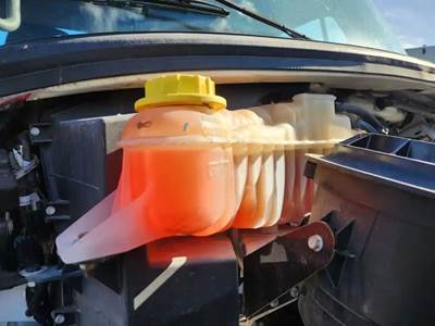 Freightliner M2 106 Radiator Overflow Bottle / Surge Tank