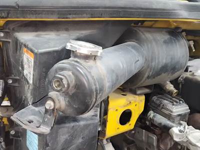 Freightliner M2 106 Radiator Overflow Bottle / Surge Tank