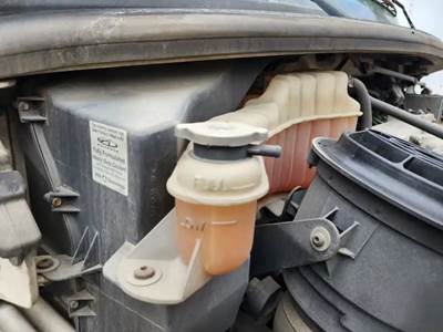 Freightliner M2 106 Radiator Overflow Bottle / Surge Tank
