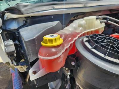 Freightliner M2 106 Radiator Overflow Bottle / Surge Tank