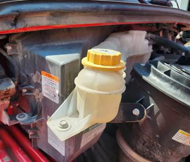Freightliner M2 106 Radiator Overflow Bottle / Surge Tank