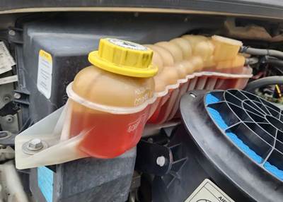 Freightliner M2 106 Radiator Overflow Bottle / Surge Tank