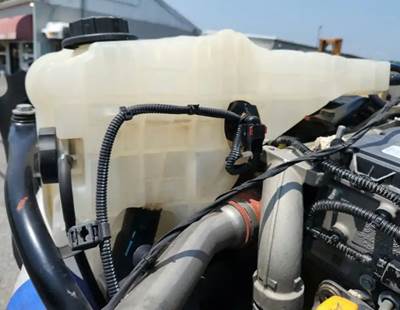 Freightliner M2 112 Radiator Overflow Bottle / Surge Tank for a 2021 Freightliner M2 112 Medium Duty