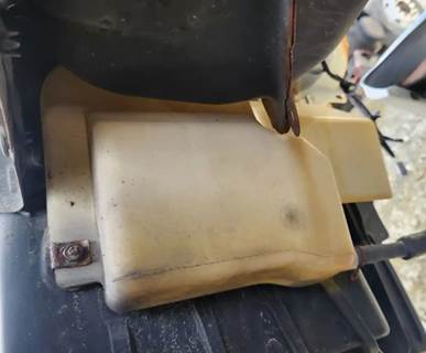 Hino 195 Radiator Overflow Bottle / Surge Tank
