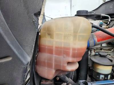 International 4300 Radiator Overflow Bottle / Surge Tank