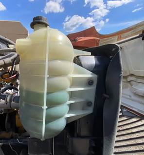 International 8600 Radiator Overflow Bottle / Surge Tank