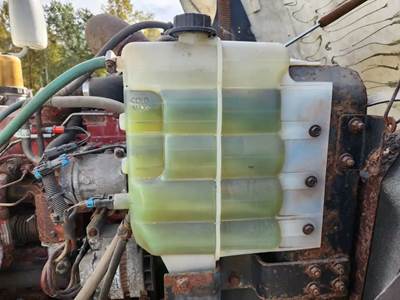 International 9400i Radiator Overflow Bottle / Surge Tank
