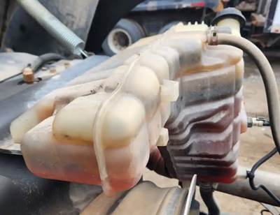 International 9900i Radiator Overflow Bottle / Surge Tank