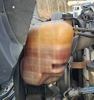 International DuraStar 4300 Radiator Overflow Bottle / Surge Tank