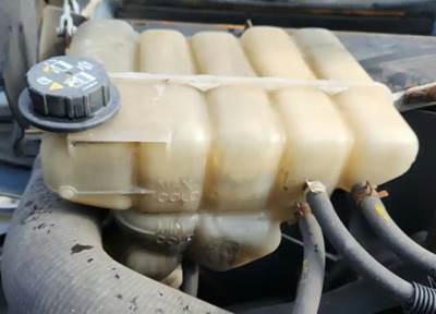 International DuraStar 4400 Radiator Overflow Bottle / Surge Tank