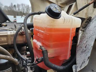 International RH613 Radiator Overflow Bottle / Surge Tank