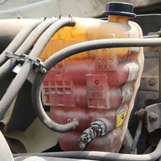 International WorkStar 7500 Radiator Overflow Bottle / Surge Tank