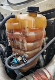 International WorkStar 7500 Radiator Overflow Bottle / Surge Tank