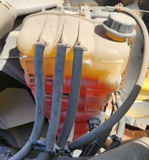International WorkStar 7500 Radiator Overflow Bottle / Surge Tank