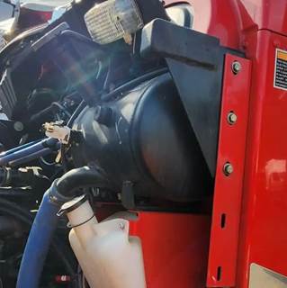 Kenworth T300 Radiator Overflow Bottle / Surge Tank