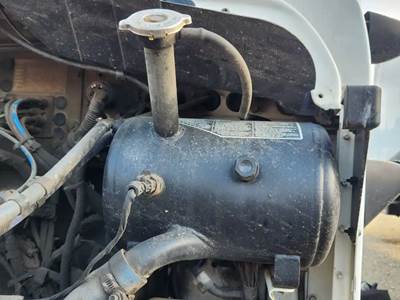 Kenworth T370 Radiator Overflow Bottle / Surge Tank