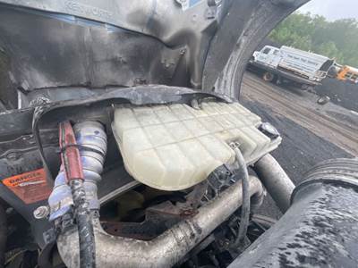 Kenworth T660 Radiator Overflow Bottle / Surge Tank