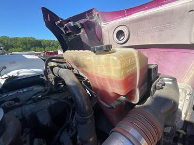 Kenworth T680 Radiator Overflow Bottle / Surge Tank