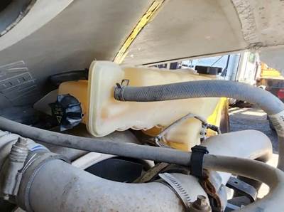 Kenworth T680 Radiator Overflow Bottle / Surge Tank