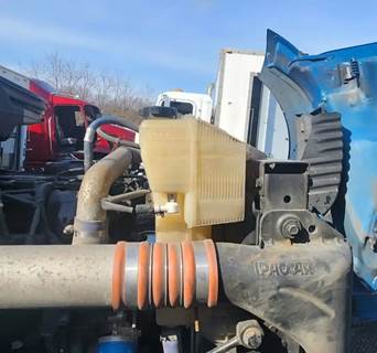 Kenworth T680 Radiator Overflow Bottle / Surge Tank