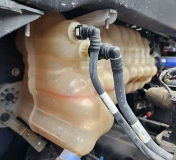 Kenworth T680 Radiator Overflow Bottle / Surge Tank