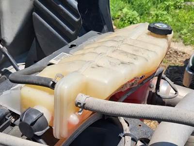 Kenworth T680 Radiator Overflow Bottle / Surge Tank