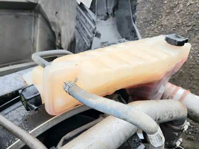 Kenworth T680 Radiator Overflow Bottle / Surge Tank