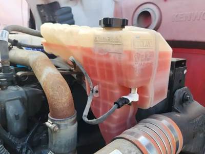 Kenworth T680 Radiator Overflow Bottle / Surge Tank