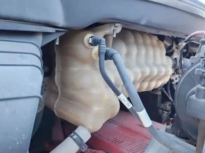 Kenworth T680 Radiator Overflow Bottle / Surge Tank