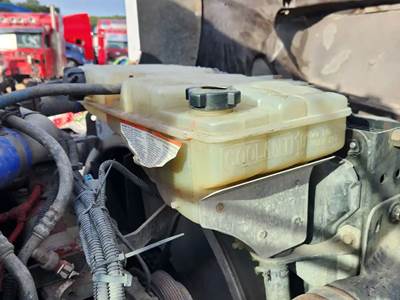 Kenworth T800 Radiator Overflow Bottle / Surge Tank
