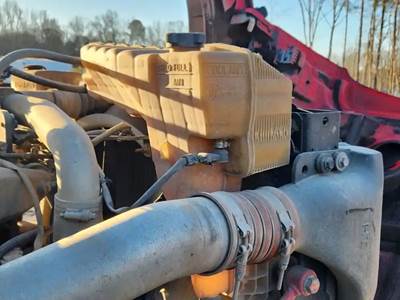 Kenworth T880 Radiator Overflow Bottle / Surge Tank