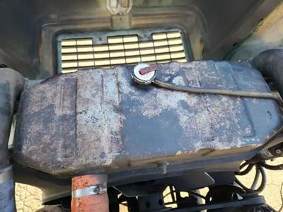 Mack CL713 Radiator Overflow Bottle / Surge Tank