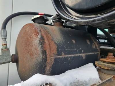 Mack MRU613 Radiator Overflow Bottle / Surge Tank