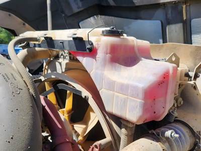 Mack Pinnacle Radiator Overflow Bottle / Surge Tank
