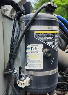 Peterbilt 335 Radiator Overflow Bottle / Surge Tank