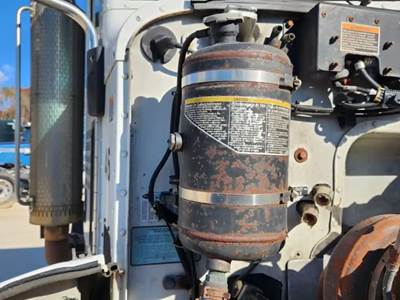 Peterbilt 337 Radiator Overflow Bottle / Surge Tank