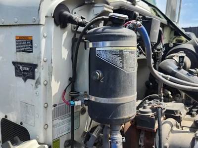 Peterbilt 348 Radiator Overflow Bottle / Surge Tank